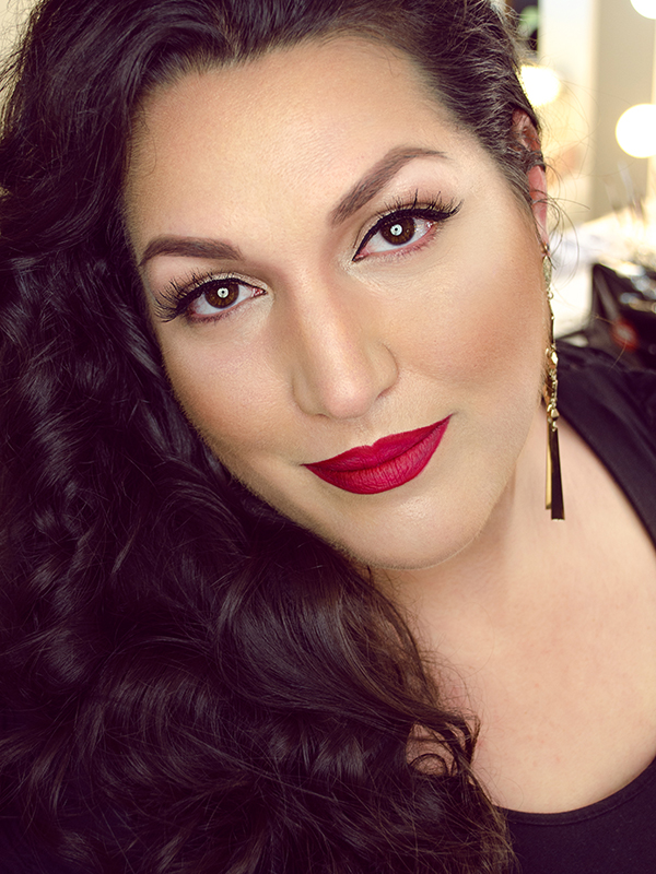 „Anul acesta se poartă tenul luminos!” – Interviu cu Ana Preda, make-up artist