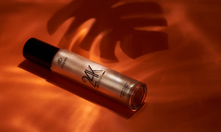 Răsfățul suprem al verii: cum îți îngrijești pielea cu iluminatorul de corp 24K Magic