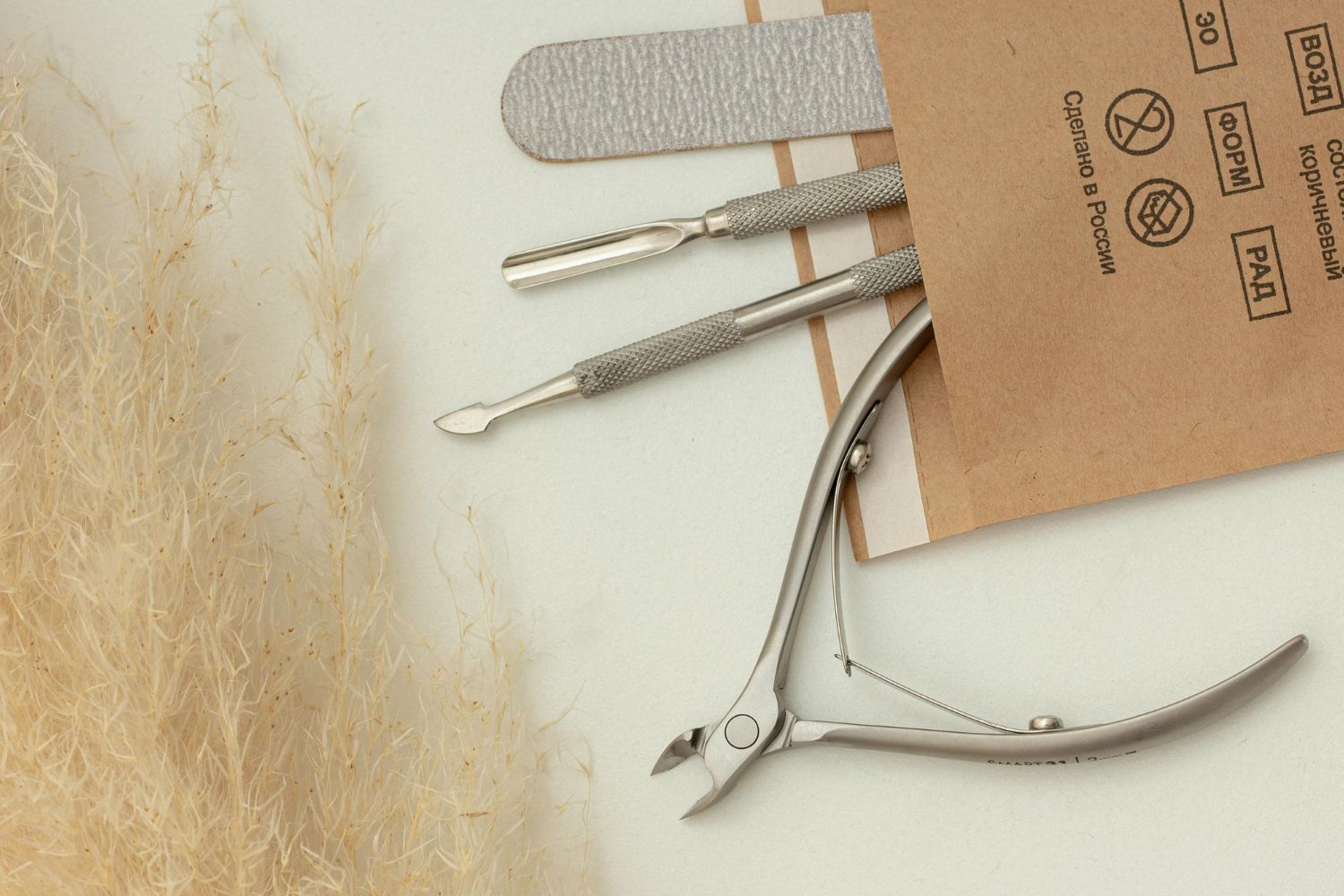 Autoclavul profesional pentru salonul de manichiură – Alegerea inteligentă pentru igienă şi performanţă