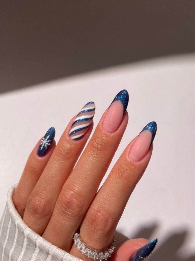 model unghii de craciun french albastru