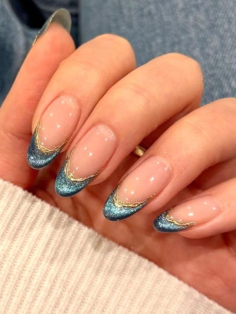 model unghii french de craciun