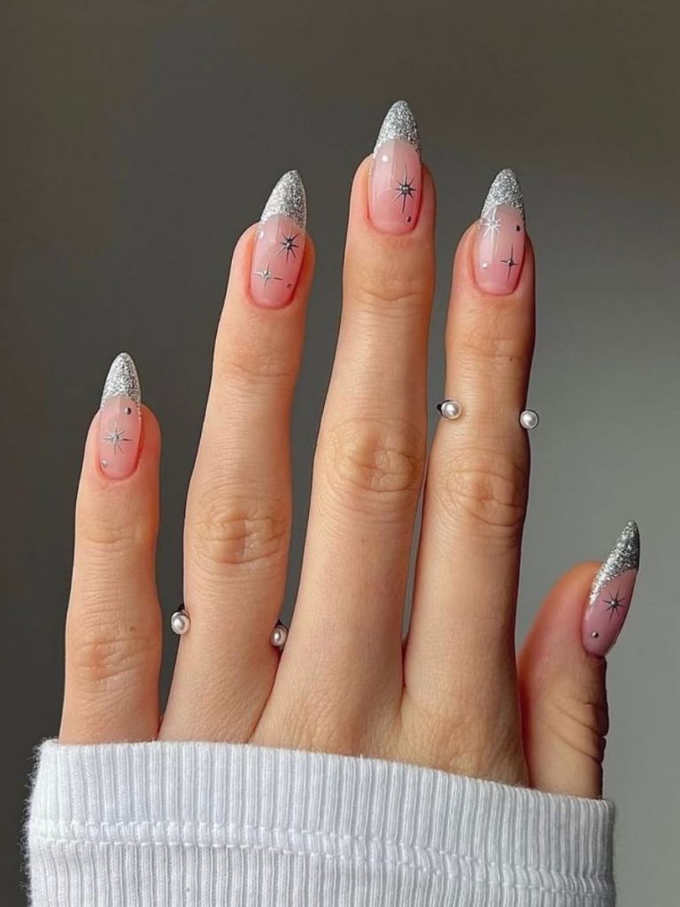 unghii argintii cu sclipici pentru craciun