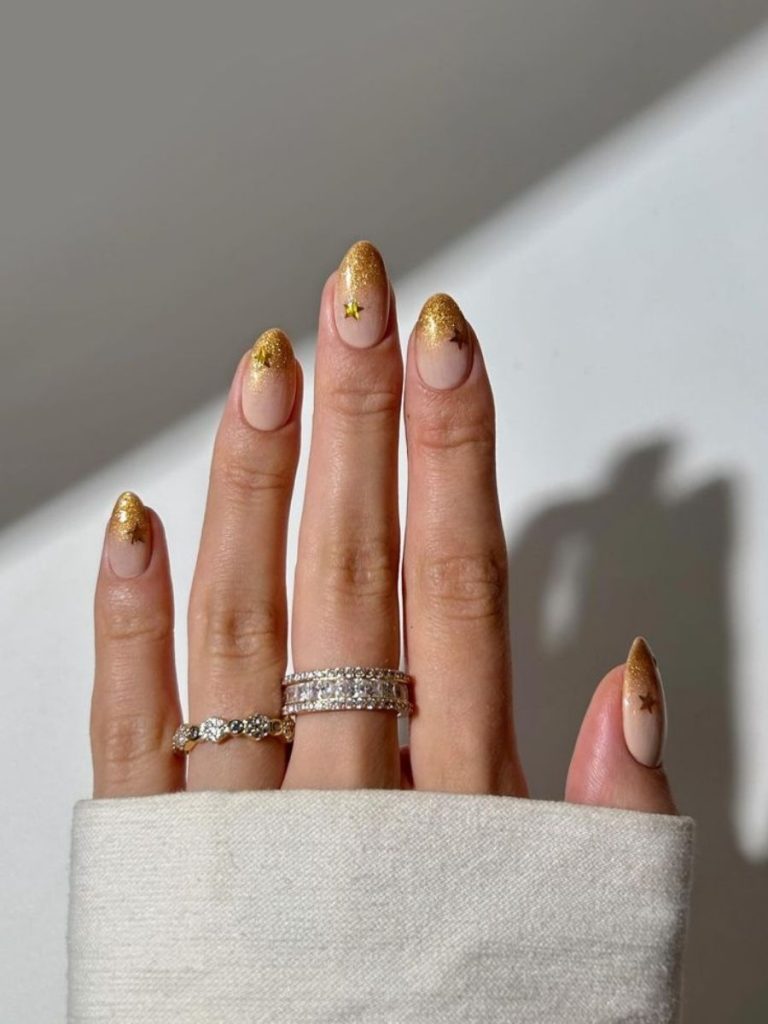 unghii de craciun aurii