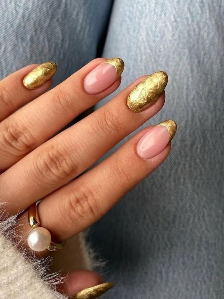 unghii de craciun aurii