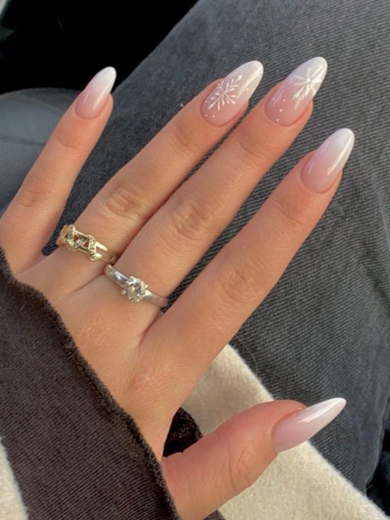 unghii de craciun albe