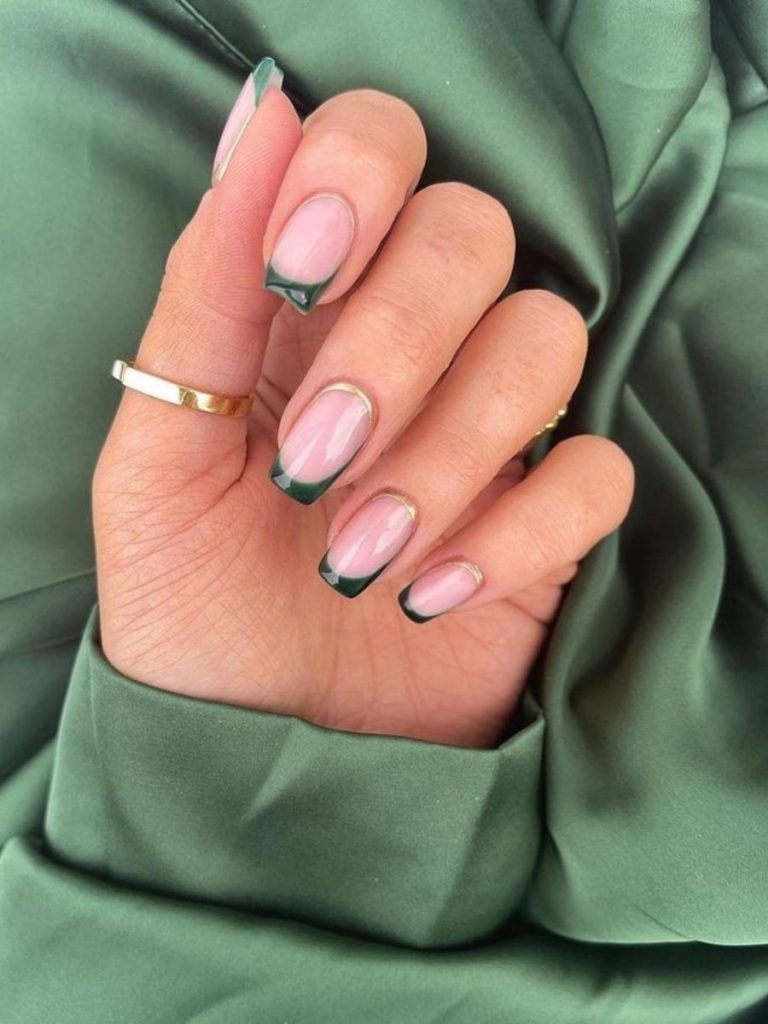 unghii de craciun simple verzi model french