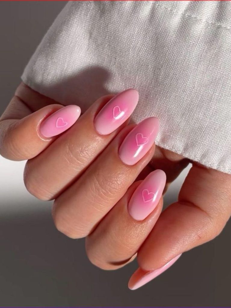 unghii roz de valentine's day