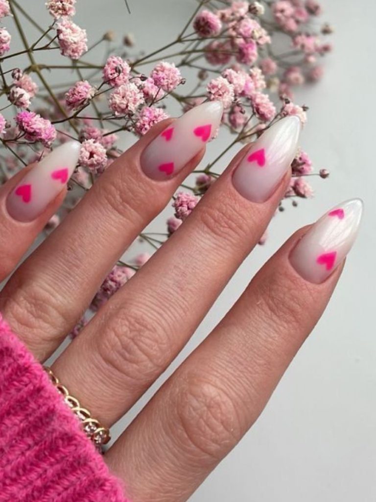unghii roz de valentine's day