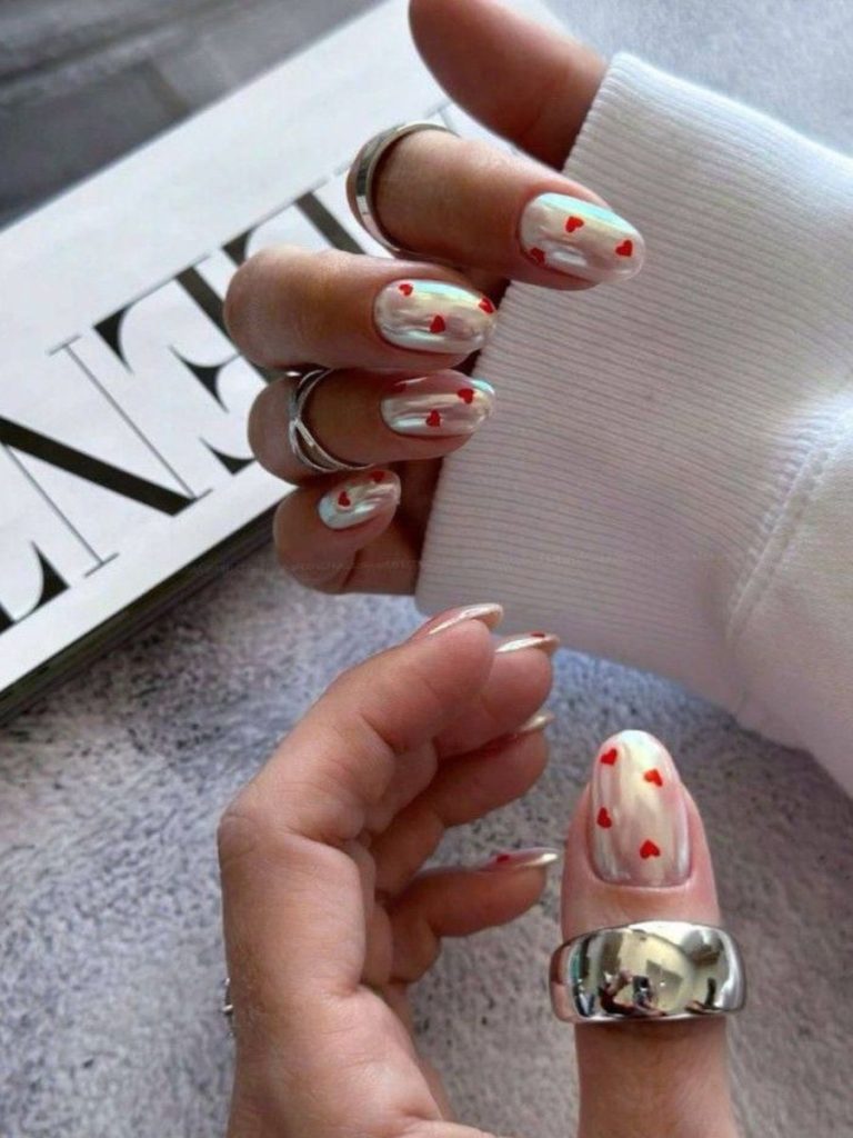 modele unghii valentine's day